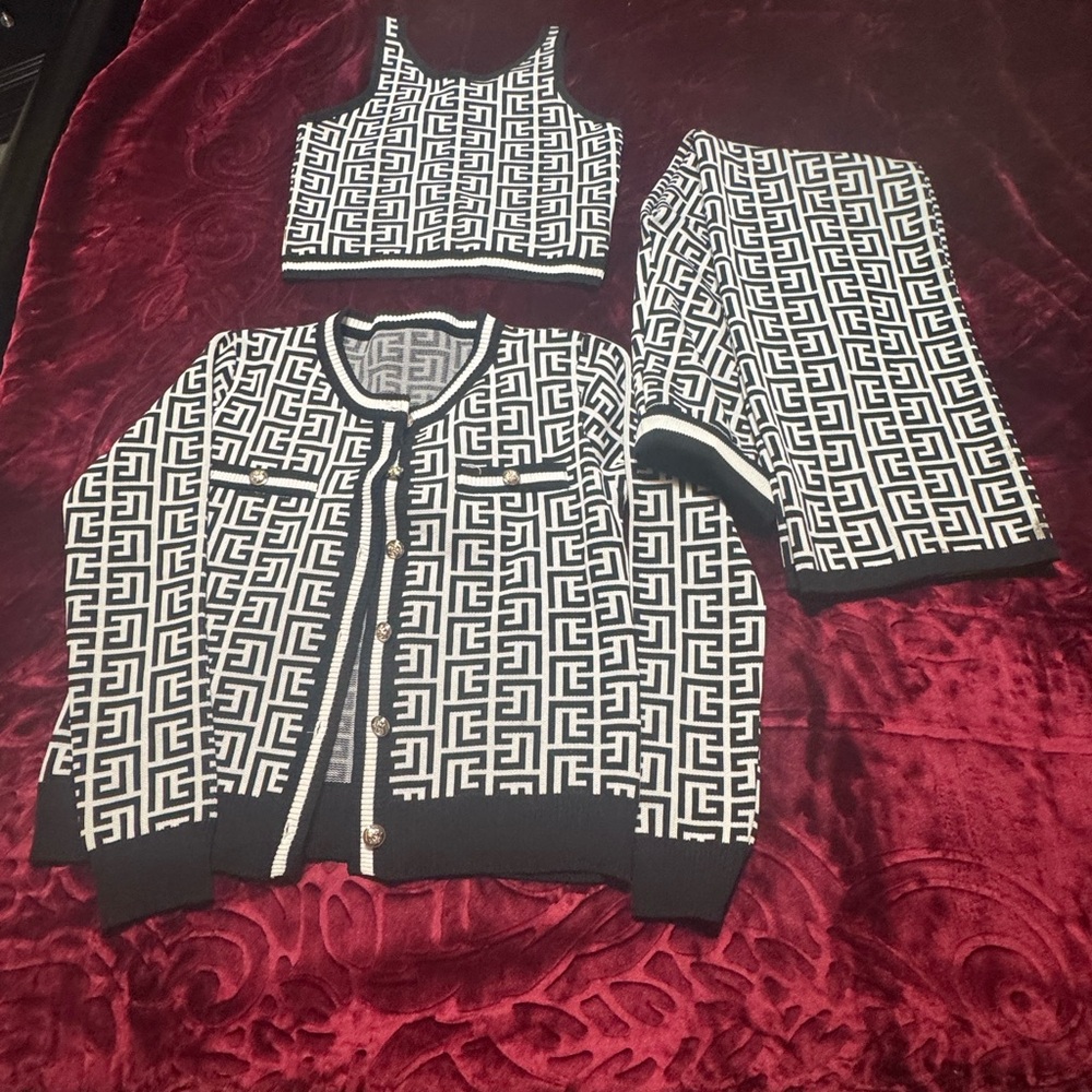 3 piece stretch material wide leg beautiful .